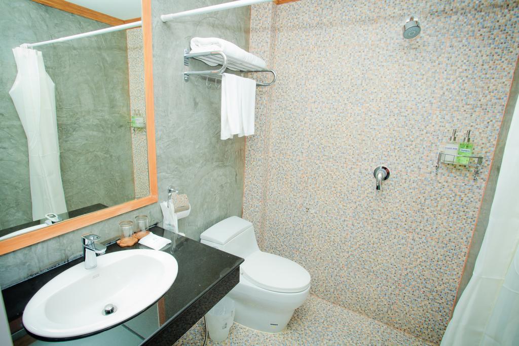 Chaphone Guesthouse Phuket Esterno foto