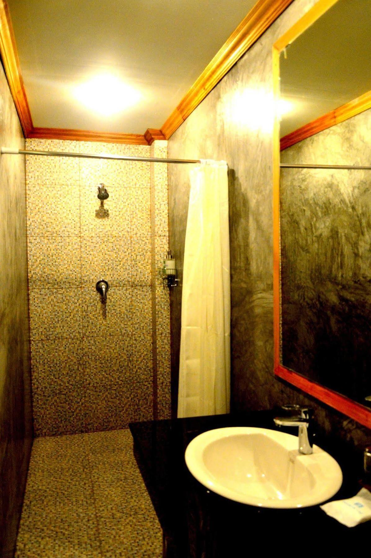 Chaphone Guesthouse Phuket Esterno foto
