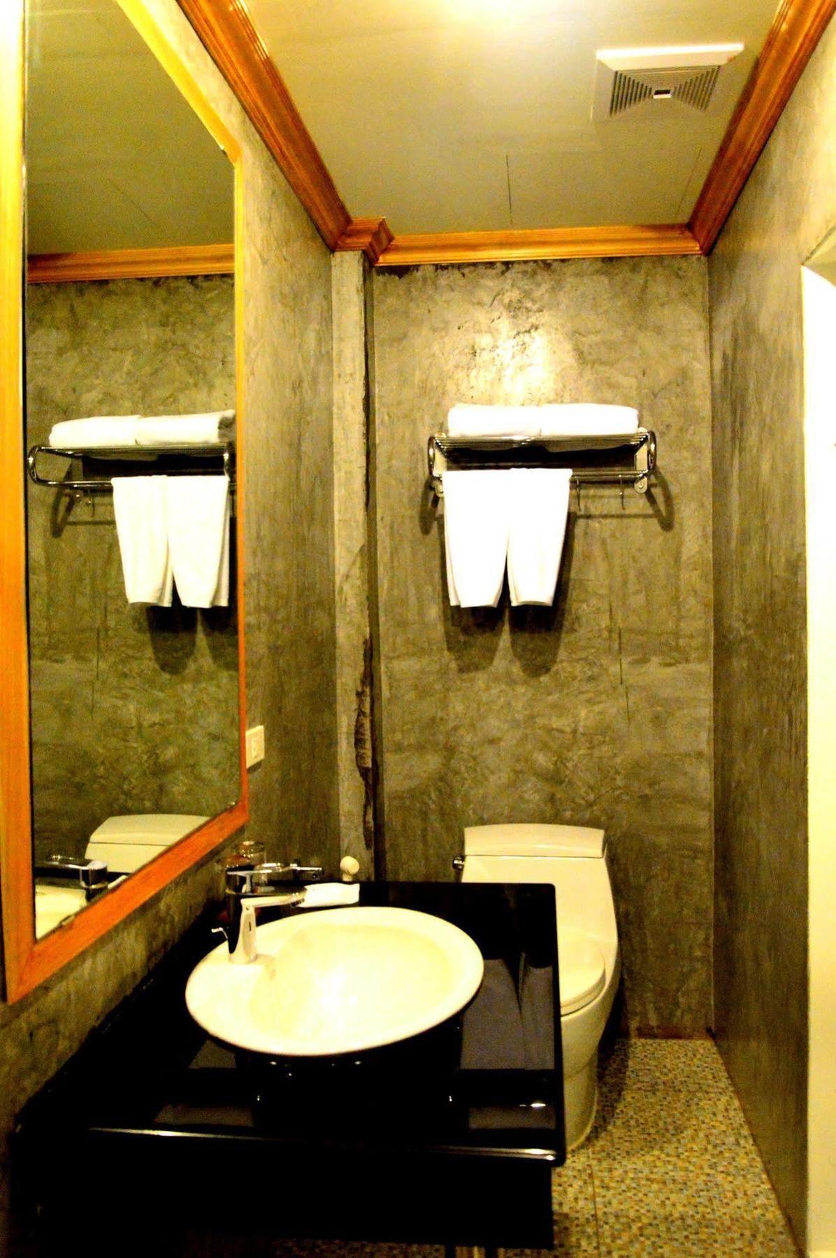 Chaphone Guesthouse Phuket Esterno foto